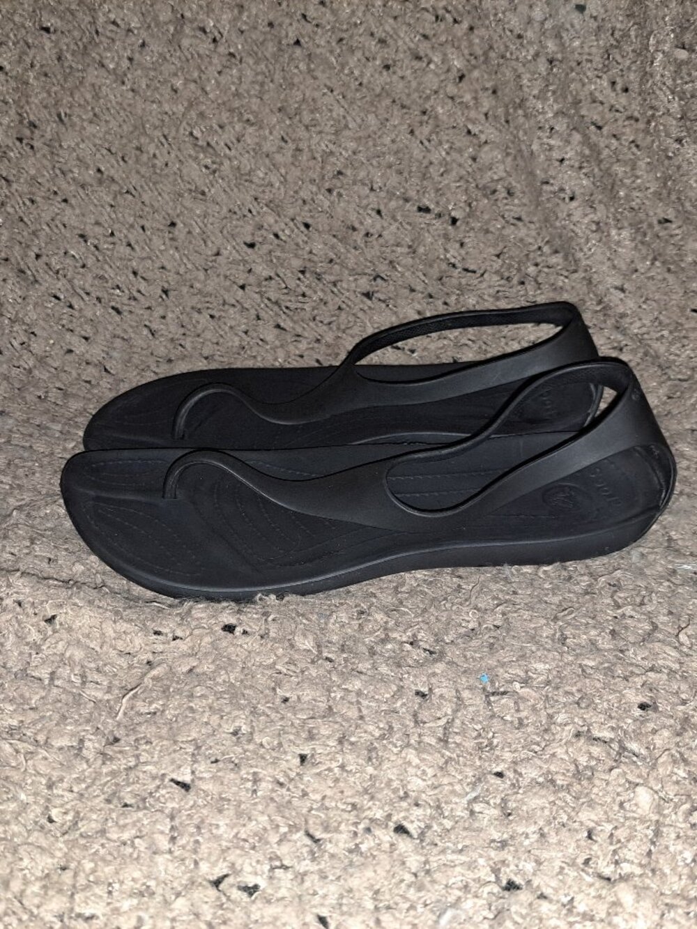 CROCS-Sexi Serena-Comfort T-Strap Thong Sandals-Black-SZ 10-Near Mint - Picture 2 of 7